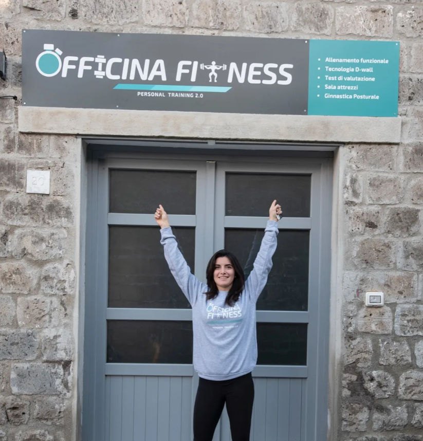 Ingresso dello studio Officina Fitness con insegna Personal Training 2.0